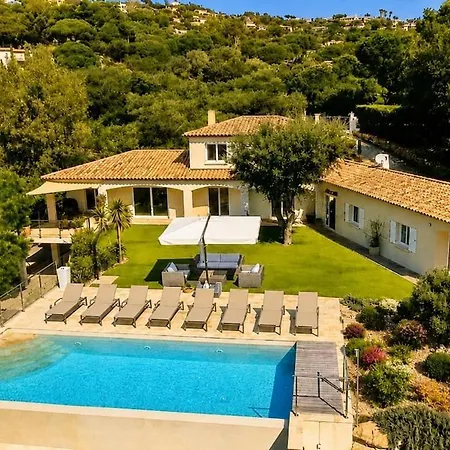 Provencale Avec Piscine Chauffee, Entouree De Verdure Et Au Calme Villa